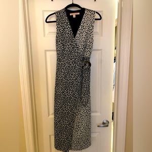 Wraparound dress-Hutch